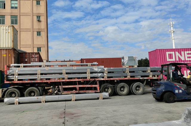 Topfencesolar Gönderi Güncellemesi: ZAM Çelik Zemin Montaj Yapıları Xiamen Fabrikasından Kore'ye Sevk Edildi