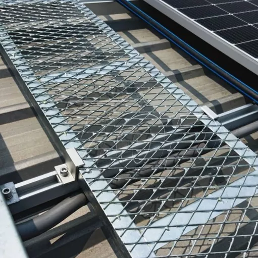 Güneş Enerjili Çatı Yürüyüş Yolu